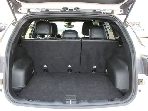 Used 2024 Jeep Compass Latitude image 13