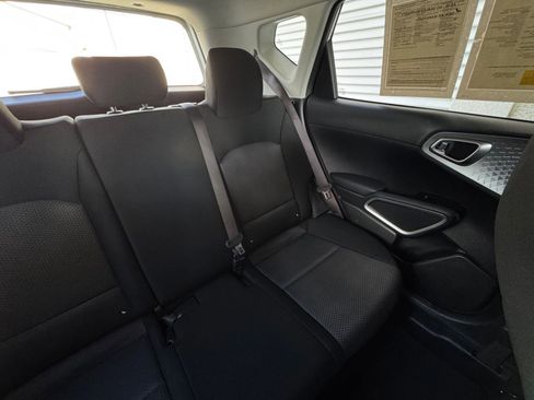 Used 2025 Kia Soul LX w/ LX Technology Package image 35