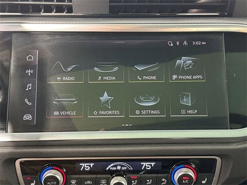 Used 2024 Audi Q3 2.0T Premium image 12