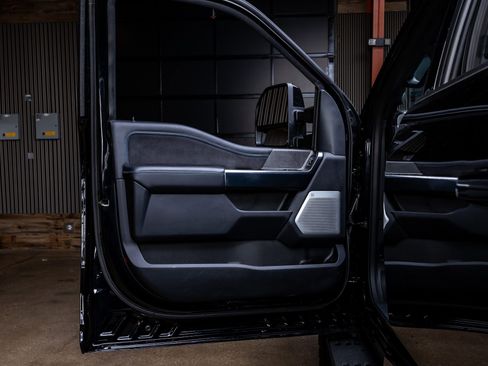 Used 2025 Ford F250 Platinum w/ Tremor Off-Road Package image 35