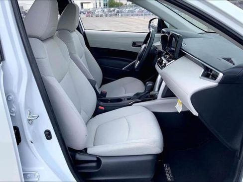 Certified 2023 Toyota Corolla Cross LE FWD image 9