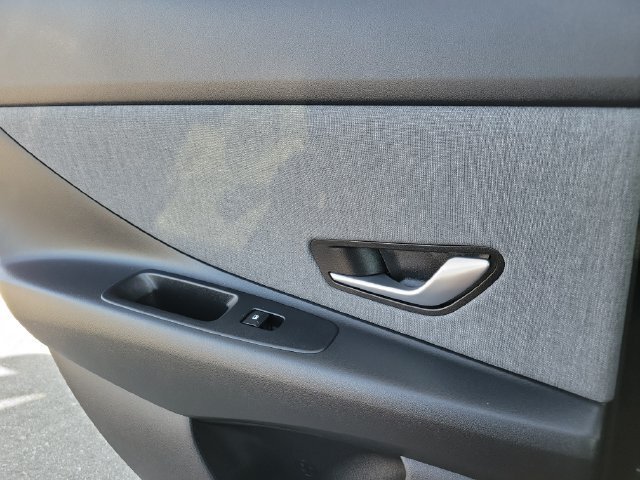 New 2026 Hyundai Elantra SEL Sport FWD image 23