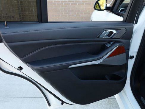 Used 2021 BMW ALPINA XB7 image 28