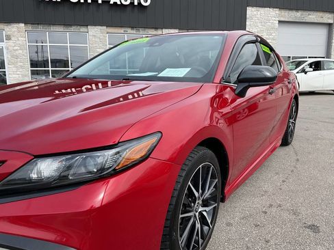 Used 2021 Toyota Camry SE FWD image 2