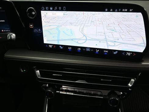 New 2026 Chevrolet Traverse LT w/ Sun and Wheel Package FWD image 28