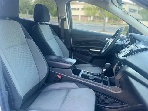 Used 2017 Ford Escape SE FWD image 44