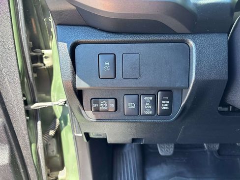 Used 2021 Toyota Tacoma TRD Off-Road w/ TRD Premium Off Road Package AWD/4WD image 18