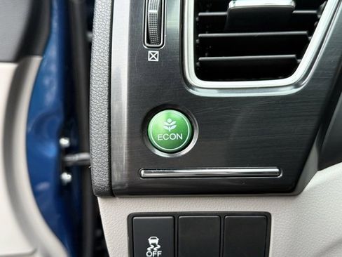 Used 2013 Honda Civic EX-L image 17