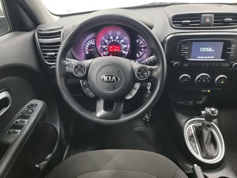 Used 2018 Kia Soul image 16