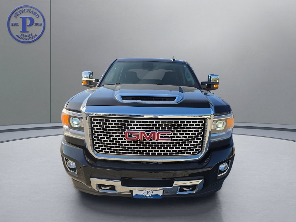 Used 2017 GMC Sierra 2500 Denali w/ Duramax Plus Package AWD/4WD image 2