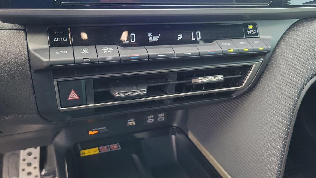 Certified 2025 Toyota Camry SE w/ Convenience Package FWD image 15