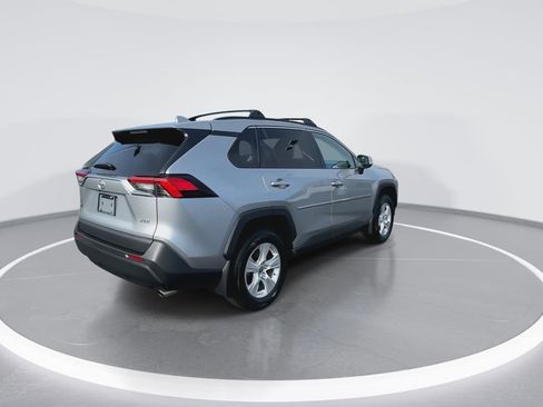Used 2021 Toyota RAV4 XLE image 8