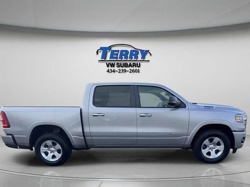 Used 2025 RAM 1500 Big Horn AWD/4WD image 1
