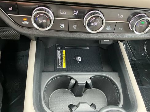 Certified 2024 Honda HR-V EX-L image 28