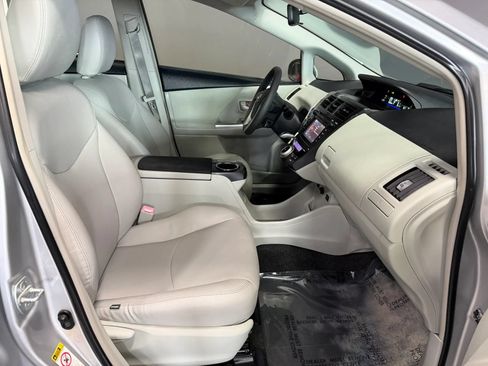 Used 2012 Toyota Prius V Two FWD image 17
