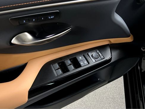 New 2025 Lexus ES 350 w/ Premium Package image 34