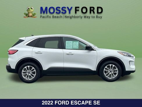 Used 2022 Ford Escape SE w/ Convenience Package AWD/4WD image 4