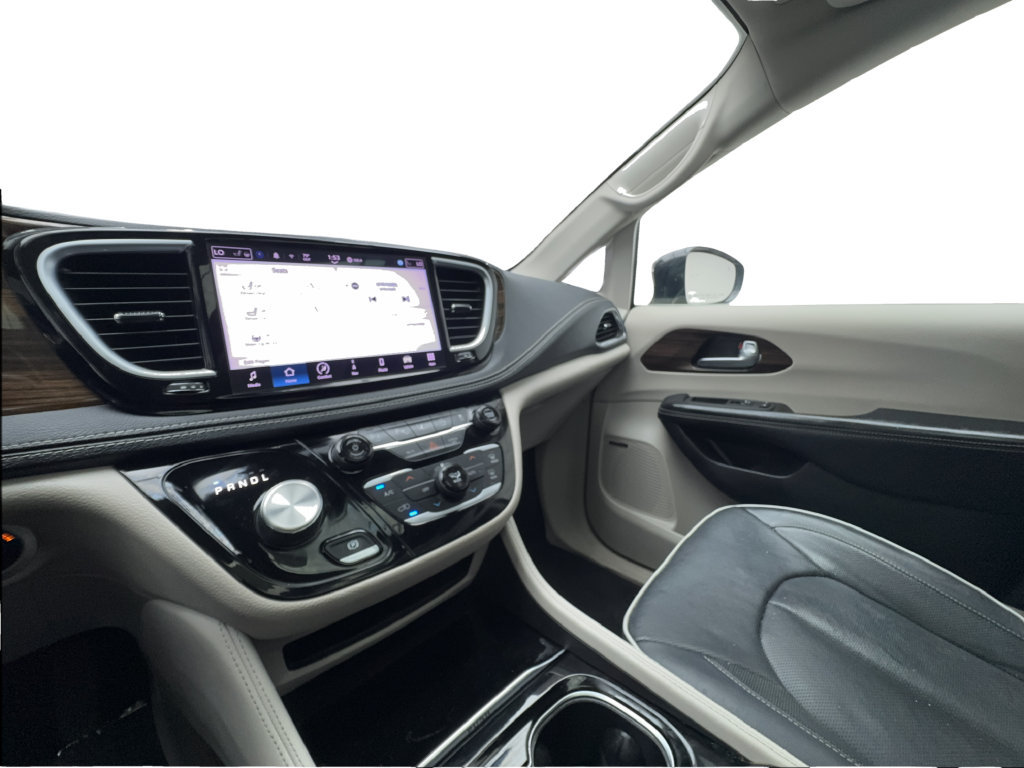 Used 2022 Chrysler Pacifica Limited FWD image 42