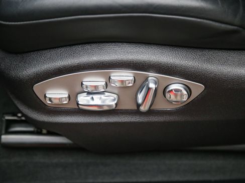 Certified 2026 Porsche Macan AWD/4WD image 25