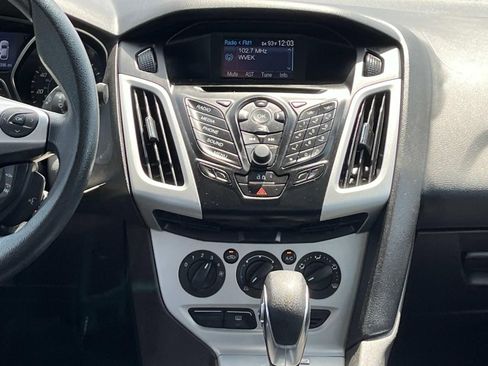 Used 2013 Ford Focus SE FWD image 16