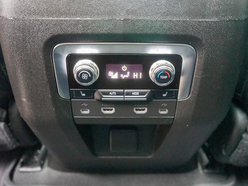 Used 2021 GMC Yukon Denali image 16