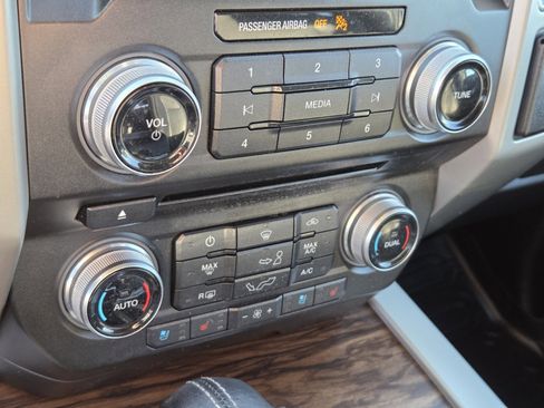 Certified 2018 Ford F150 Lariat w/ Equipment Group 502A Luxury image 23