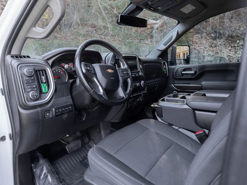 Used 2022 Chevrolet Silverado 2500 LT w/ Convenience Package image 17