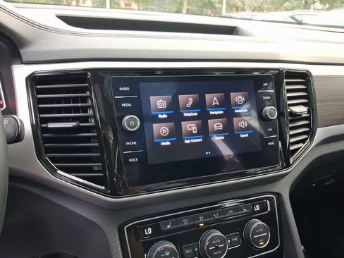 Used 2022 Volkswagen Atlas SE w/ Panoramic Sunroof Package image 22