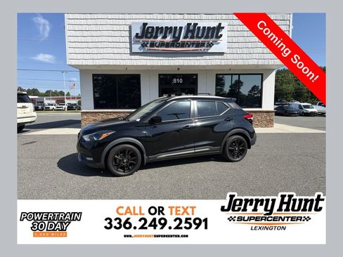 Used 2020 Nissan Kicks SR w/ SR Premium Package FWD image 1