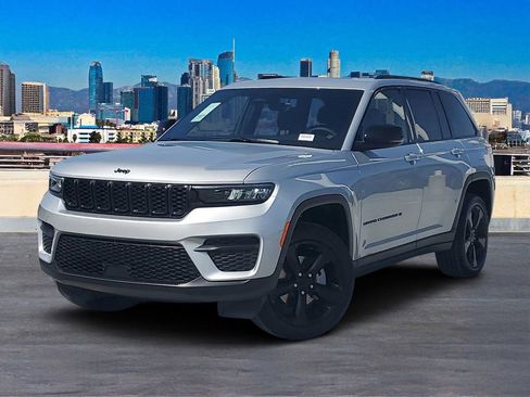 New 2025 Jeep Grand Cherokee Altitude image 2