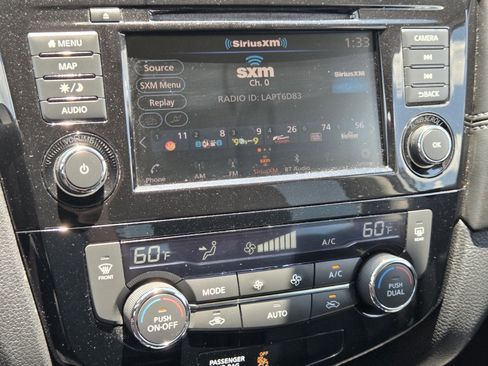 Used 2019 Nissan Rogue SL FWD image 14