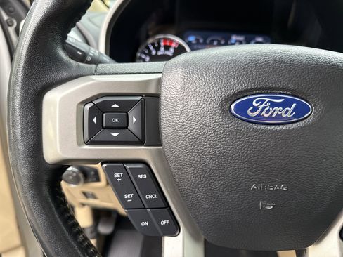 Used 2021 Ford F250 Lariat w/ Chrome Package image 26