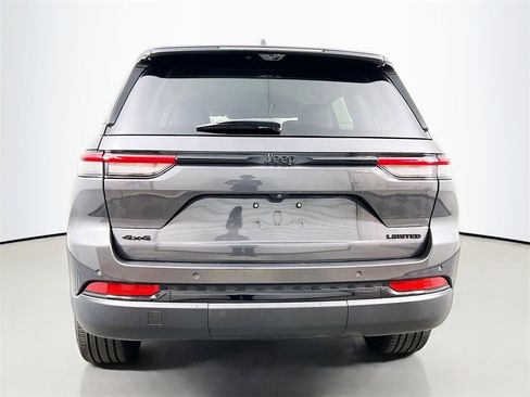 Used 2023 Jeep Grand Cherokee Limited w/ Luxury Tech Group II image 6