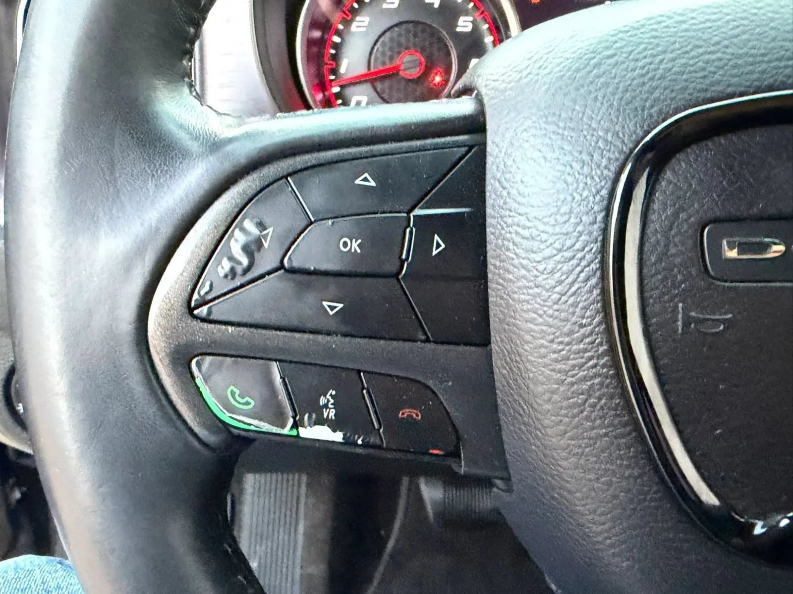Used 2018 Dodge Charger SXT RWD image 25