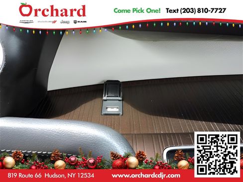 Used 2022 Toyota Sienna XLE image 22