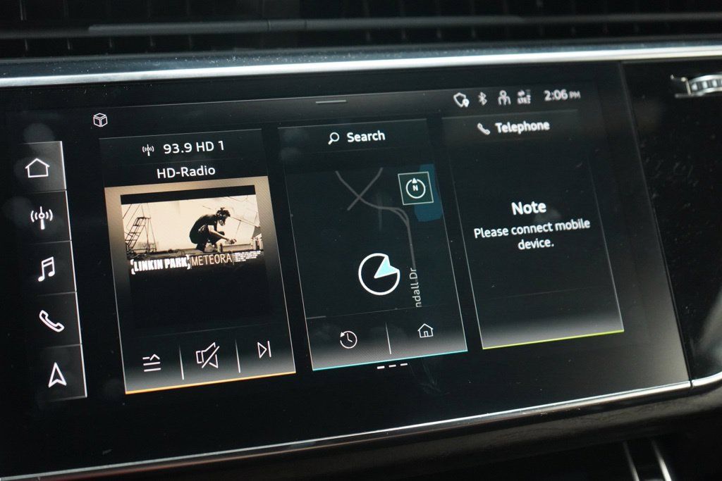 Used 2022 Audi Q8 Prestige AWD/4WD image 29