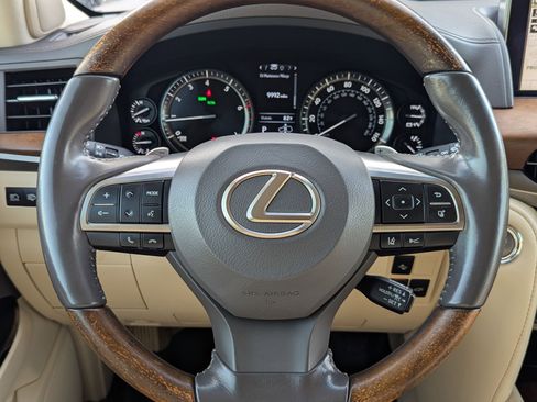 Used 2016 Lexus LX 570 4WD image 20