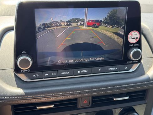Used 2024 Nissan Rogue SV AWD/4WD image 25