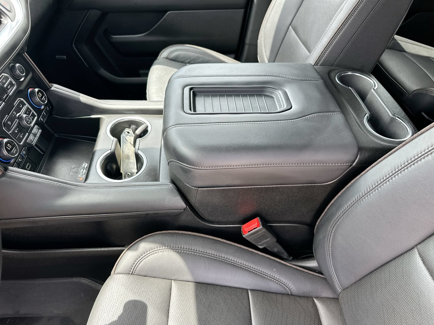 Used 2024 Chevrolet Tahoe High Country RWD image 21