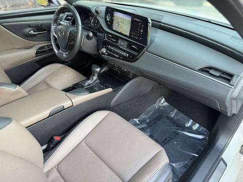 Used 2022 Lexus ES 350 w/ Premium Package image 32