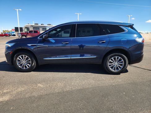 Used 2023 Buick Enclave Premium image 7