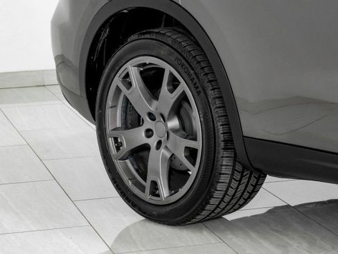 Used 2017 Maserati Levante S image 61