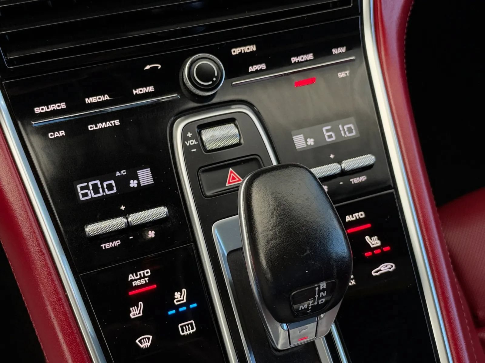 Used 2018 Porsche Panamera 4S AWD/4WD image 38