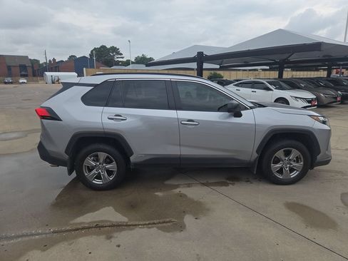 Used 2023 Toyota RAV4 LE AWD/4WD image 6