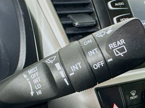 Used 2018 Toyota Highlander XLE AWD/4WD image 14