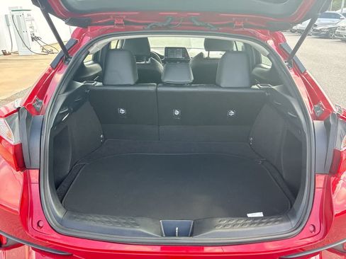 Used 2022 Toyota C-HR Limited FWD image 23