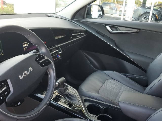 Certified 2024 Kia Niro EX Touring FWD image 22