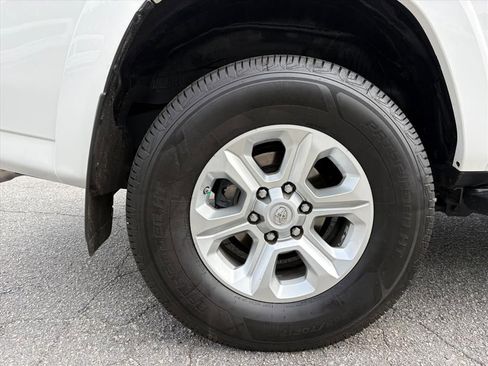 Used 2019 Toyota 4Runner SR5 Premium image 24