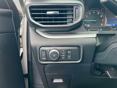 Used 2020 Ford Explorer XLT w/ Equipment Group 202A image 23