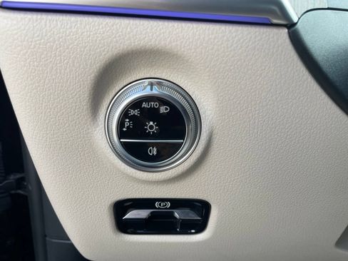 Used 2022 Mercedes-Benz C 300 Sedan image 16